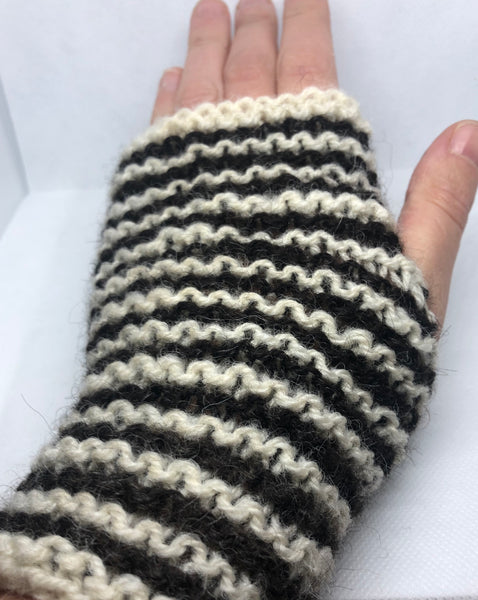 Charlie Button Yarns Knit Kit - Beginners Handwarmers